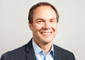 Dr. Uwe Götz