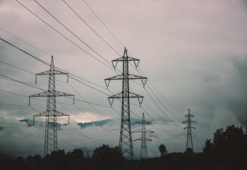 Das Energieeffizienzgesetz (EnEfG) wurde vom Bundestag verabschiedet. Damit müssen viele Unternehmen zusätzliche Anforderungen erfüllen.
